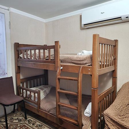 טביליסי Guesthouse Ttt מראה חיצוני תמונה