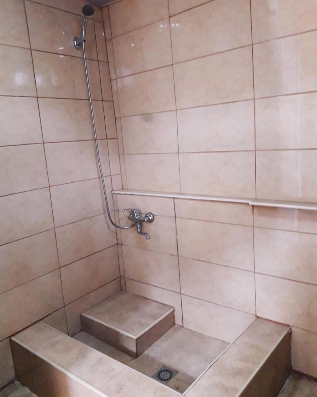טביליסי Guesthouse Ttt מראה חיצוני תמונה