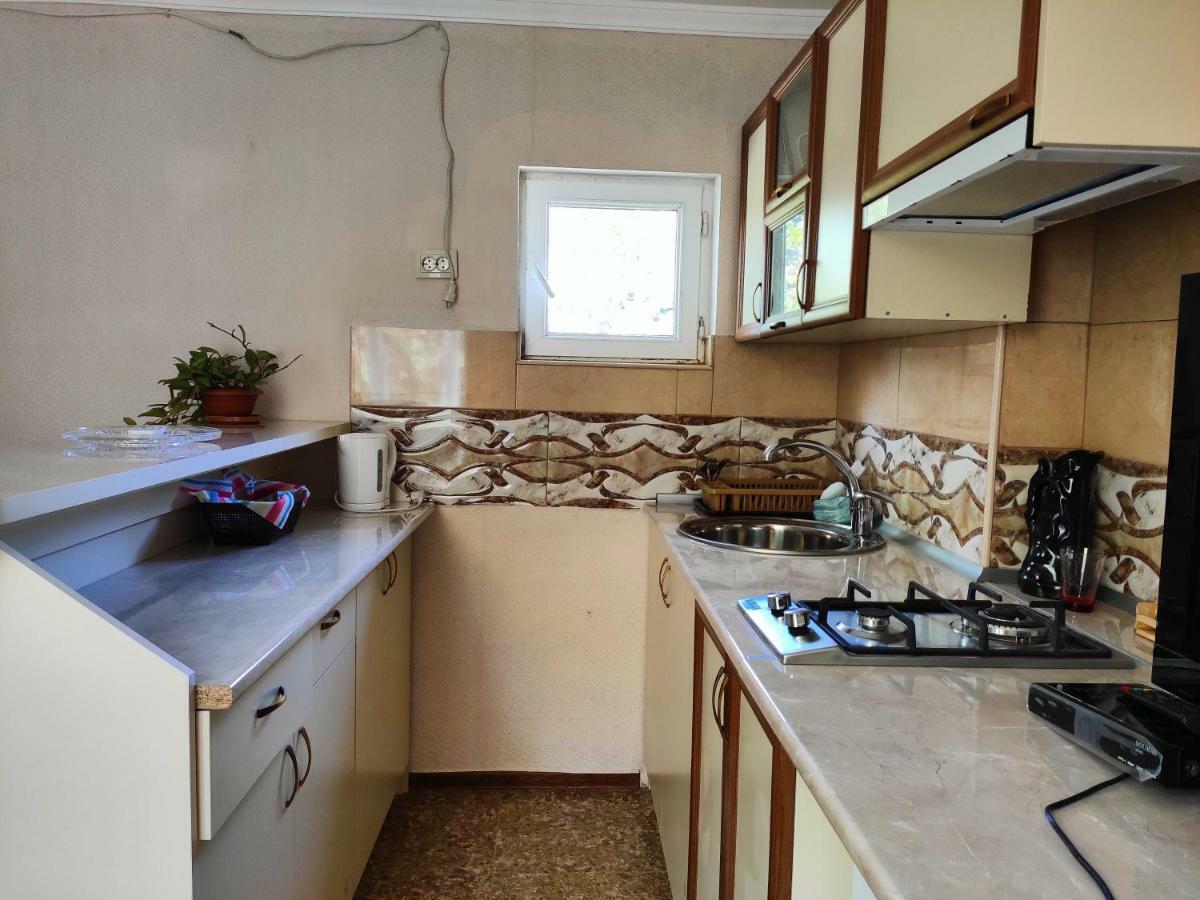 טביליסי Guesthouse Ttt מראה חיצוני תמונה