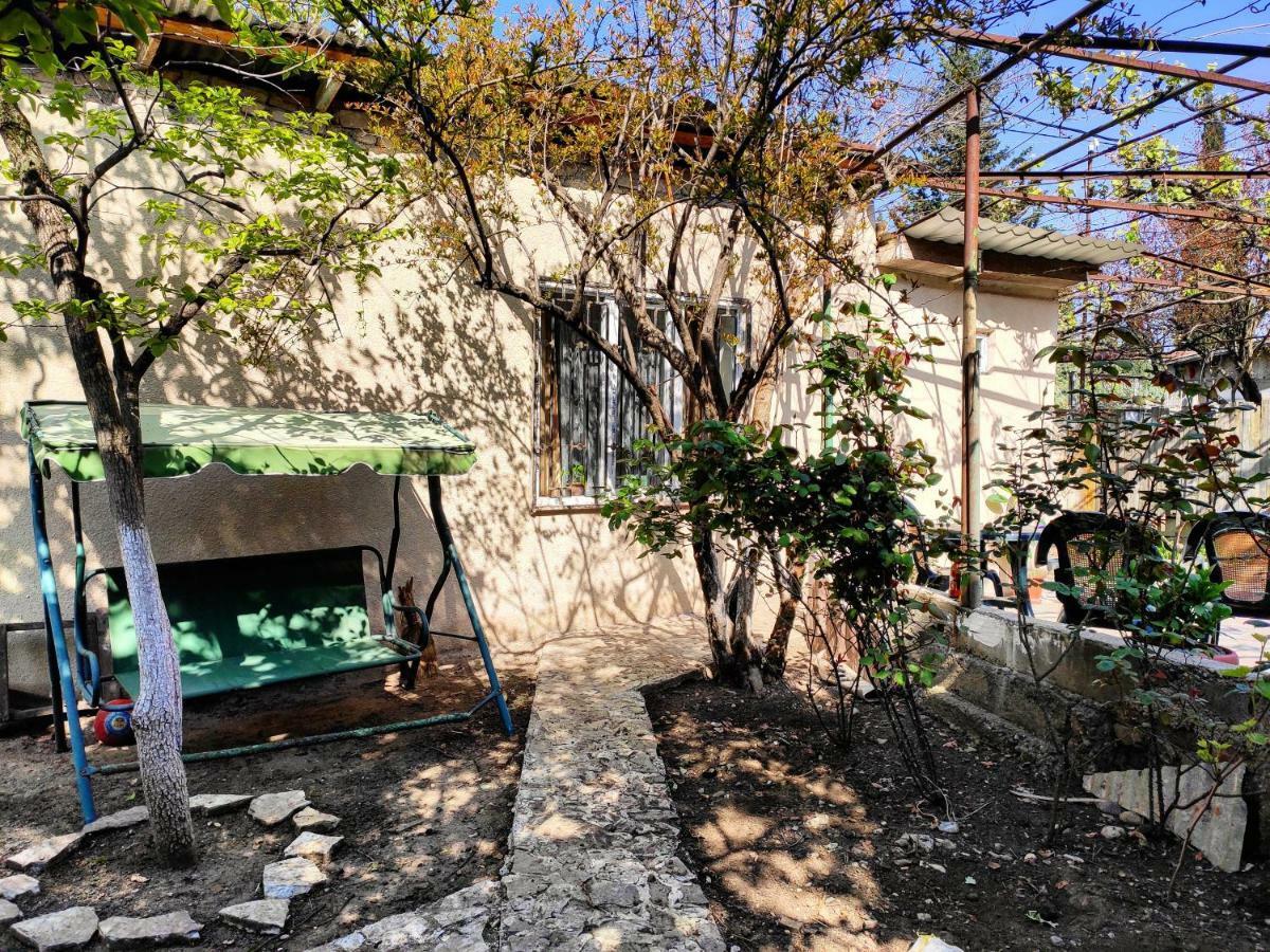 טביליסי Guesthouse Ttt מראה חיצוני תמונה