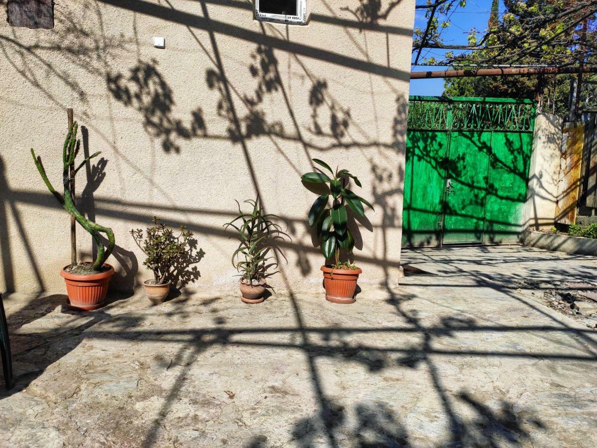 טביליסי Guesthouse Ttt מראה חיצוני תמונה
