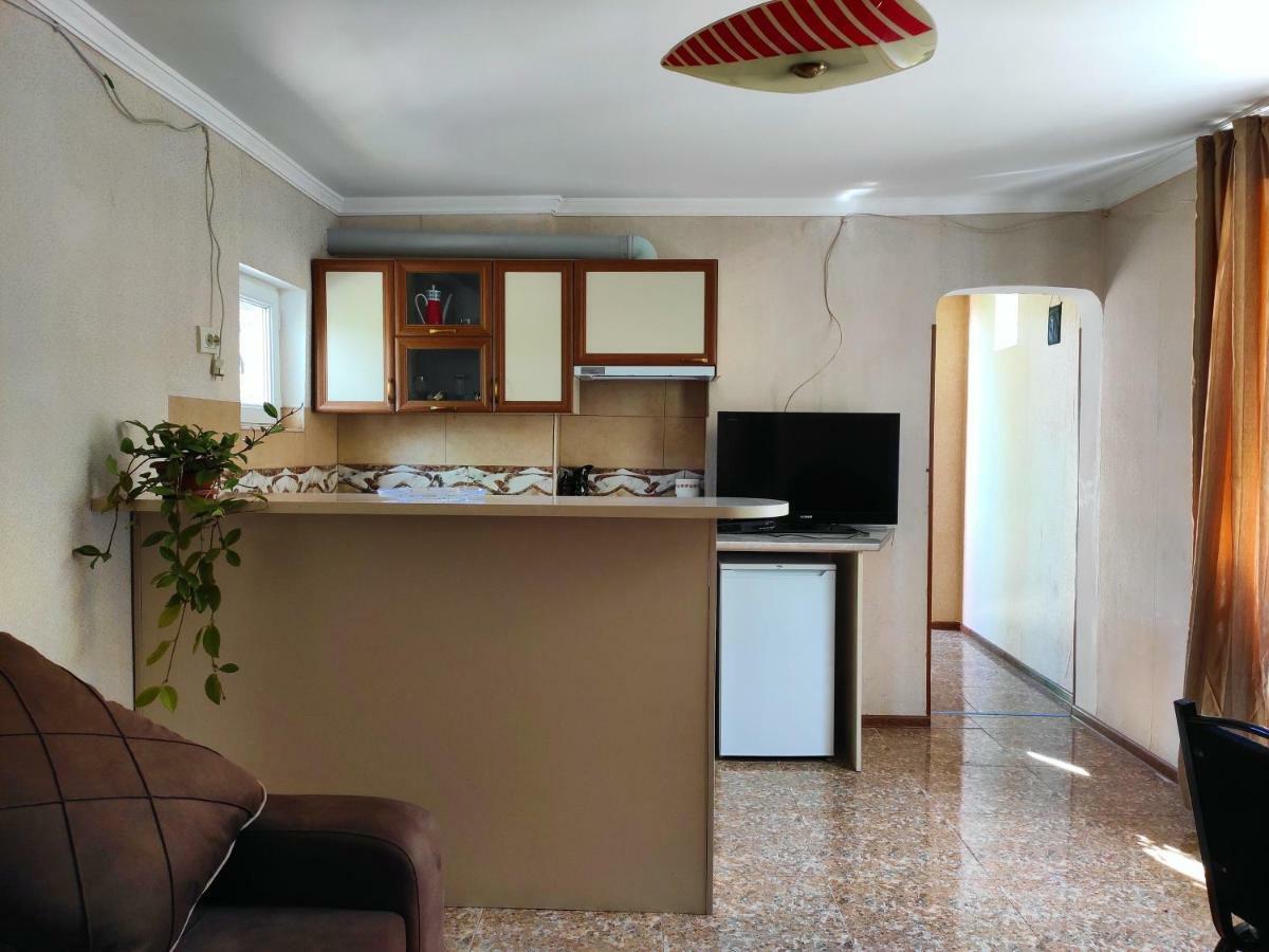 טביליסי Guesthouse Ttt מראה חיצוני תמונה